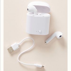 NWOT Wireless sound pods